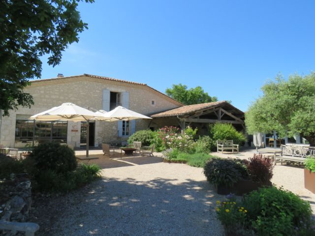 Image No.25-11 Bed Property for sale