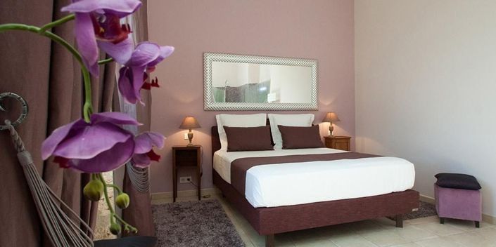 Image No.37-11 Bed Property for sale