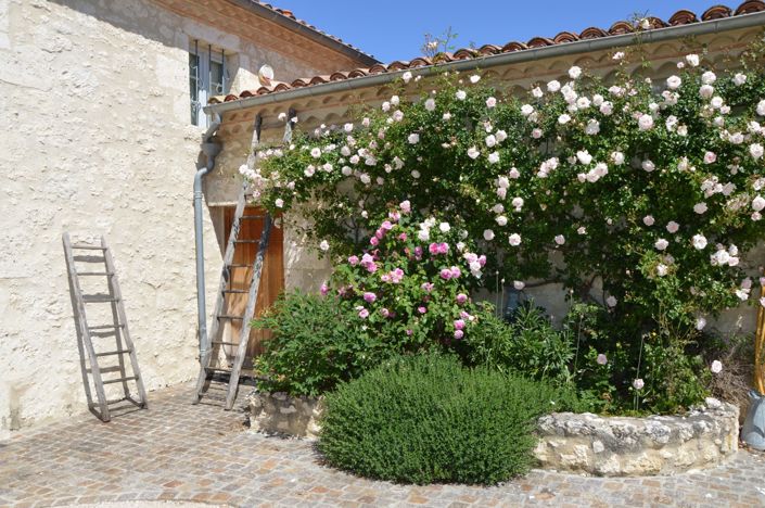 Image No.63-11 Bed Property for sale