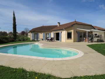 Maisons et Manoirs ‎ most sold property