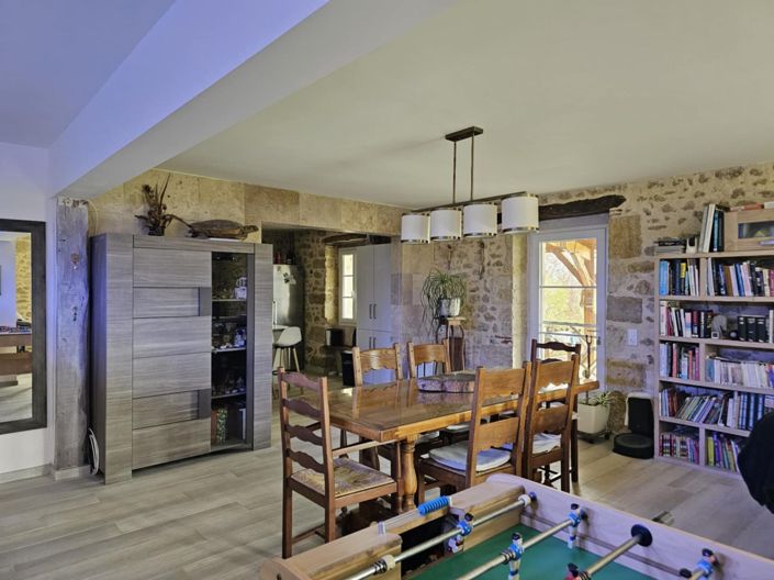 Image No.12-6 Bed House for sale