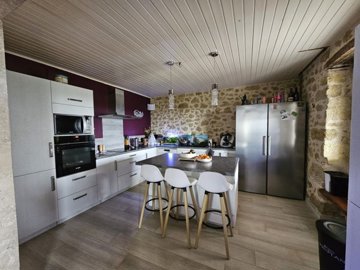 Maisons et Manoirs ‎ most sold property