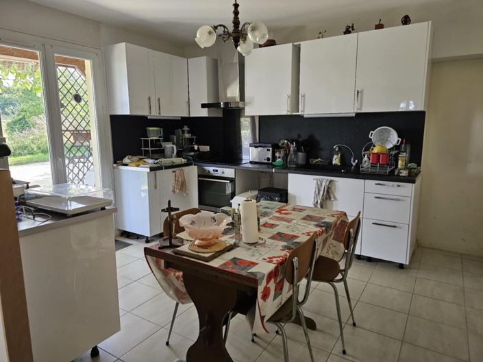 Image No.24-6 Bed House for sale