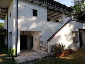 Image No.8-3 Bed House for sale