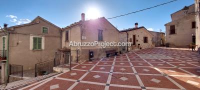 1 - Altino, House