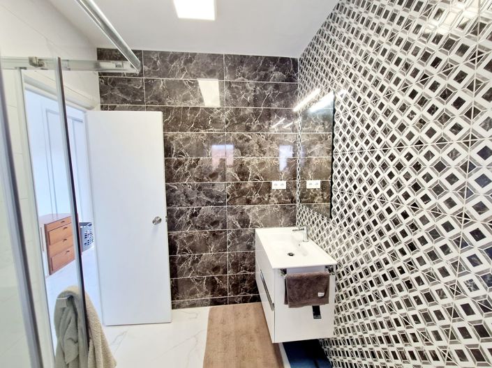 Image No.17-4 Bed Villa for sale