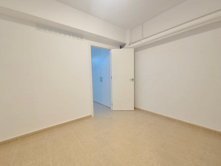 Image No.21-2 Bed Townhouse for sale