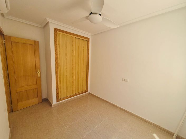 Image No.25-2 Bed Townhouse for sale