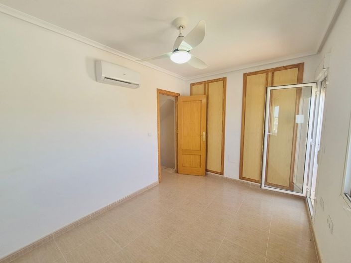 Image No.29-2 Bed Townhouse for sale