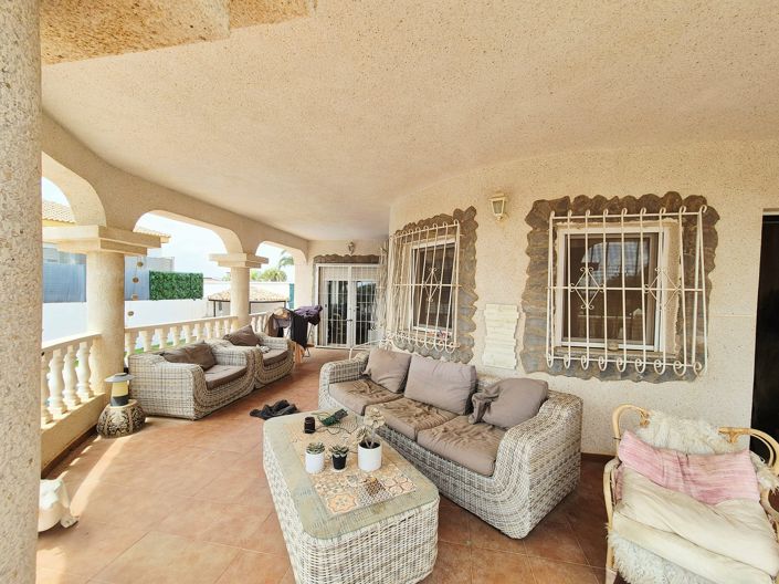 Image No.2-3 Bed Villa for sale