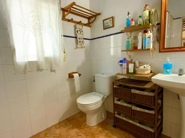 Image No.15-3 Bed Country House for sale