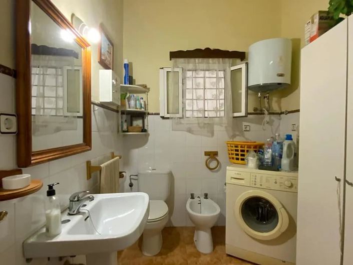 Image No.19-3 Bed Country House for sale