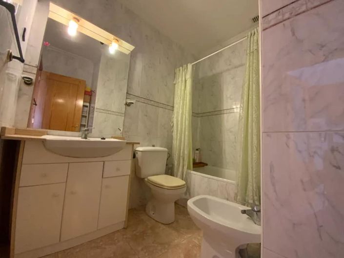 Image No.9-3 Bed House for sale