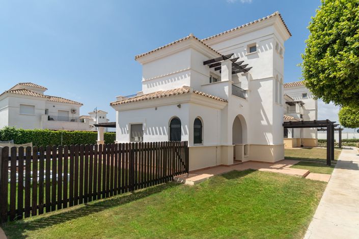 Image No.2-3 Bed Villa for sale