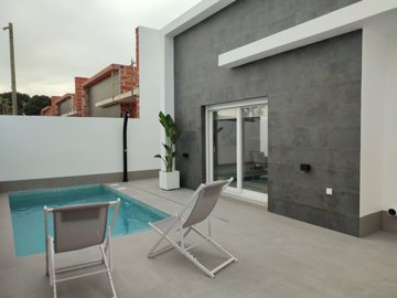 35370592-01-image-2