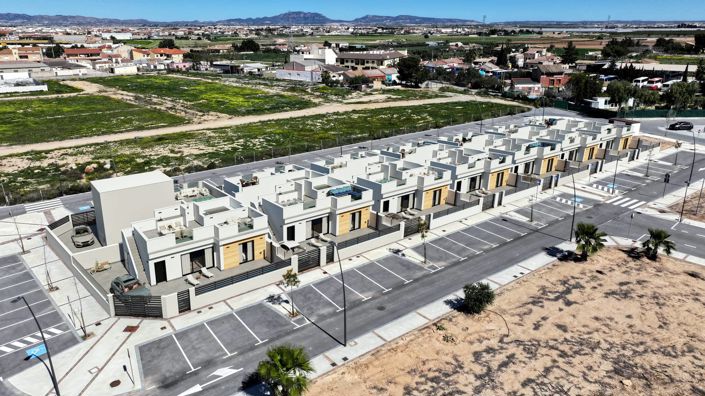 Image No.1-2 Bed Villa / Detached for sale
