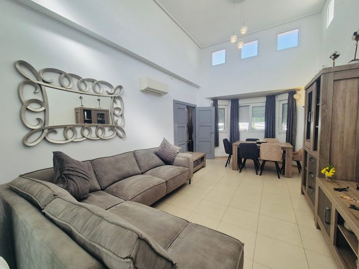 Image No.8-3 Bed Villa for sale