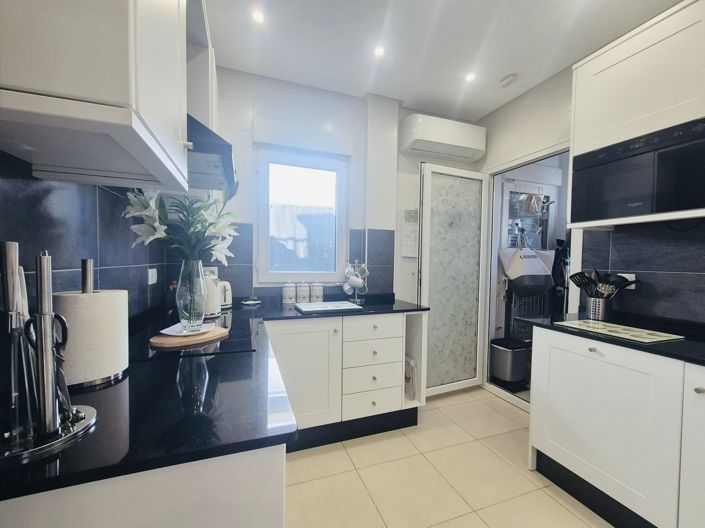 Image No.9-3 Bed Villa for sale