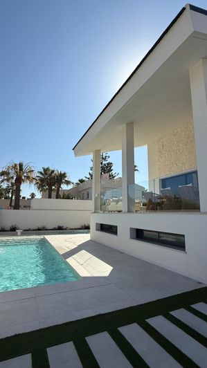 Image No.23-4 Bed Villa for sale