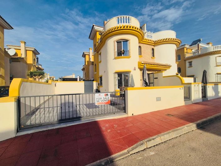 Image No.1-2 Bed Villa for sale