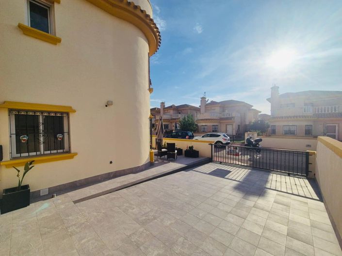 Image No.25-2 Bed Villa for sale