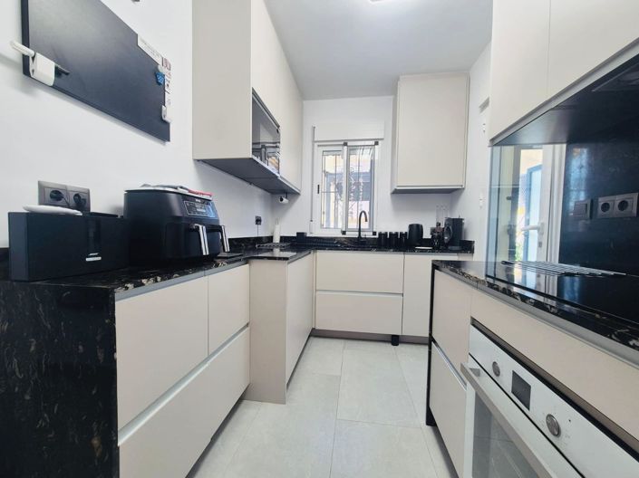 Image No.8-2 Bed Villa for sale