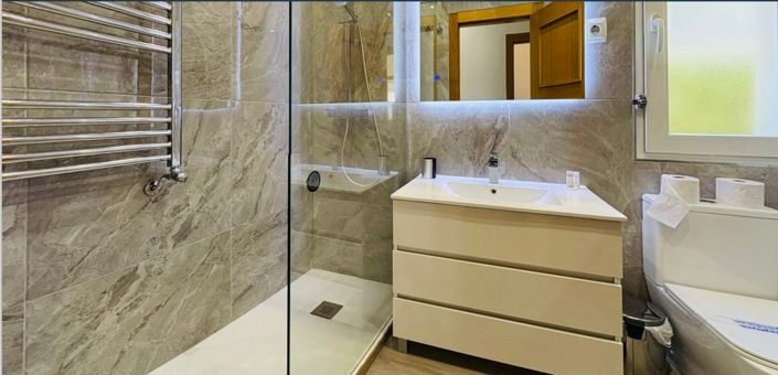 Image No.13-2 Bed Villa / Detached for sale