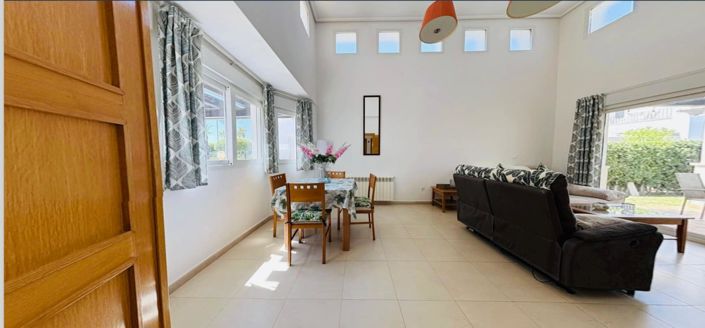 Image No.2-2 Bed Villa / Detached for sale