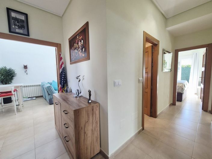 Image No.2-3 Bed Villa / Detached for sale