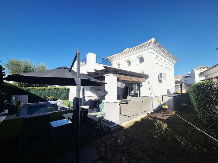 Image No.27-3 Bed Villa / Detached for sale