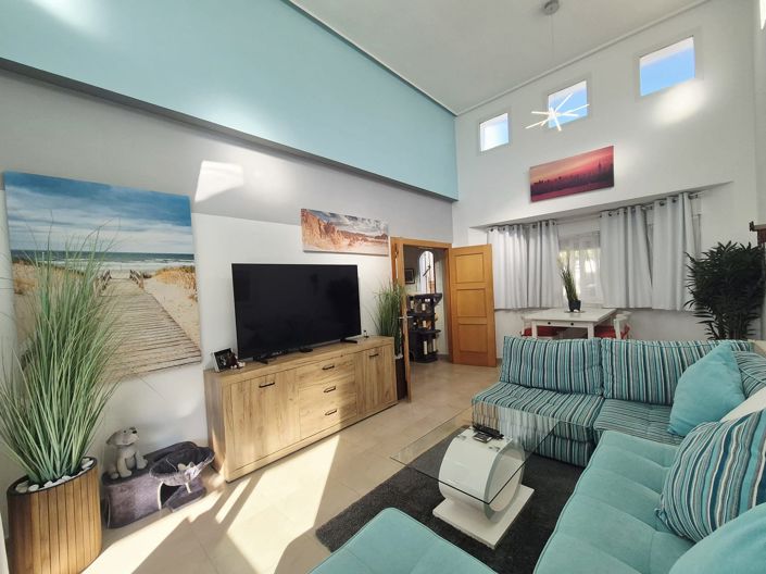 Image No.8-3 Bed Villa / Detached for sale