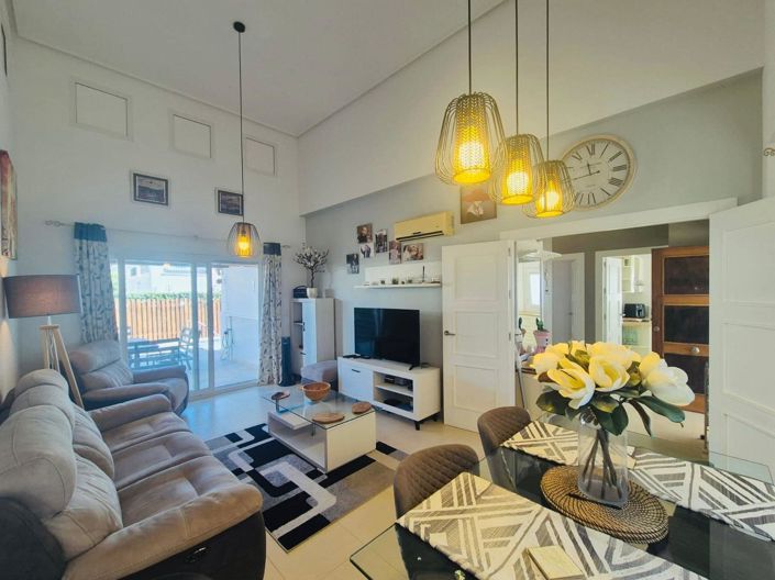 Image No.8-2 Bed Villa / Detached for sale