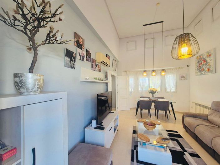 Image No.10-2 Bed Villa / Detached for sale