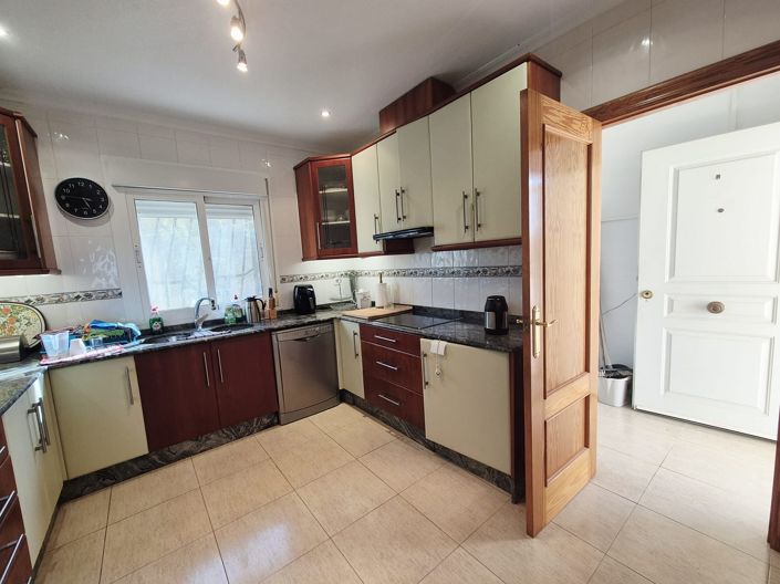 Image No.10-4 Bed Villa / Detached for sale