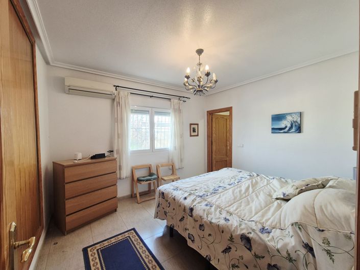 Image No.16-4 Bed Villa / Detached for sale