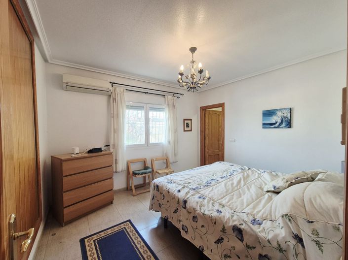 Image No.16-4 Bed Villa / Detached for sale