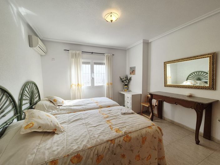 Image No.23-4 Bed Villa / Detached for sale