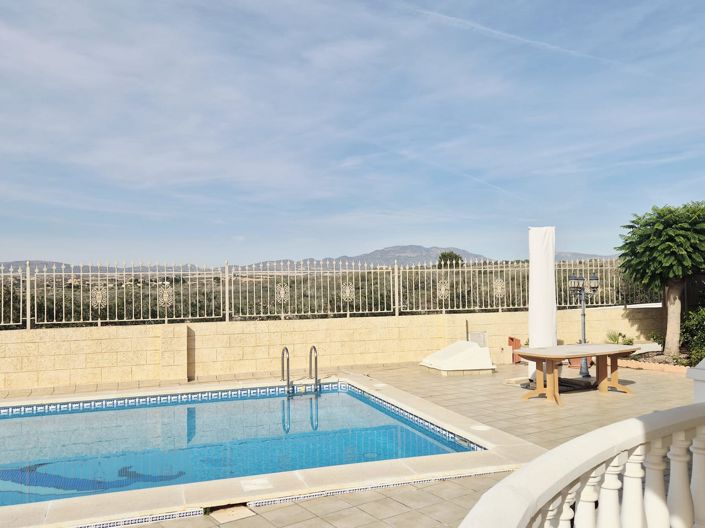 Image No.33-4 Bed Villa / Detached for sale