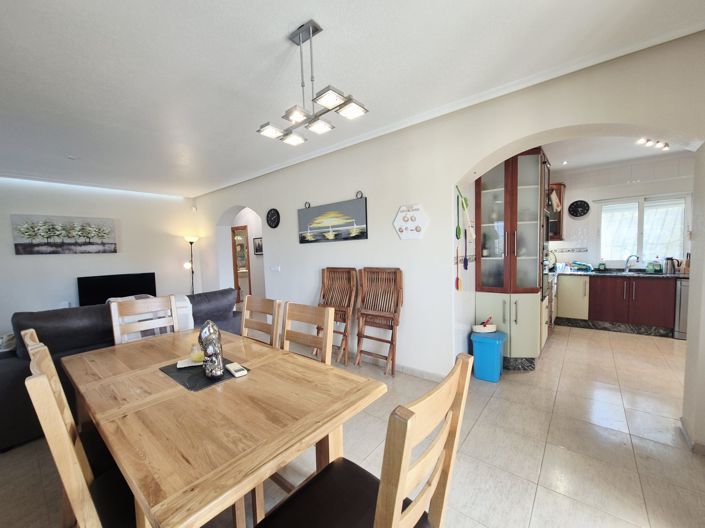 Image No.6-4 Bed Villa / Detached for sale