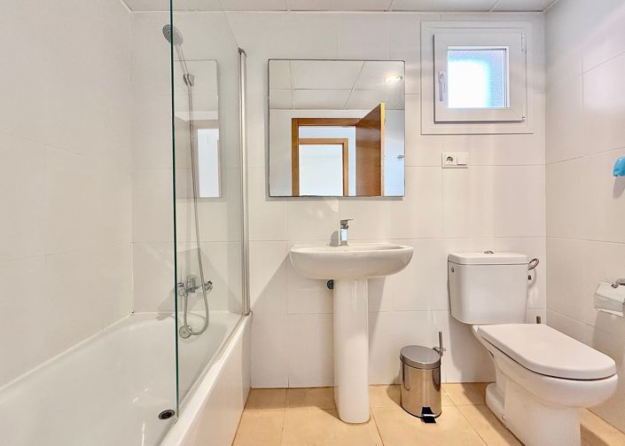 Image No.10-1 Bed Apartment for sale