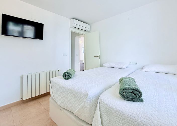 Image No.14-2 Bed Villa / Detached for sale