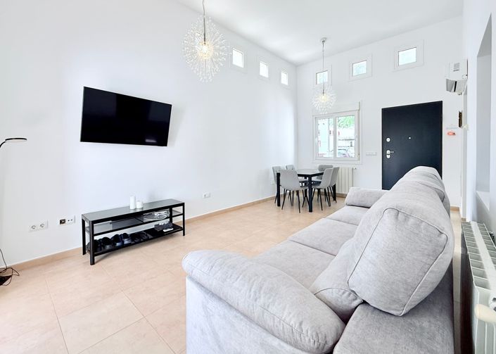 Image No.3-2 Bed Villa / Detached for sale