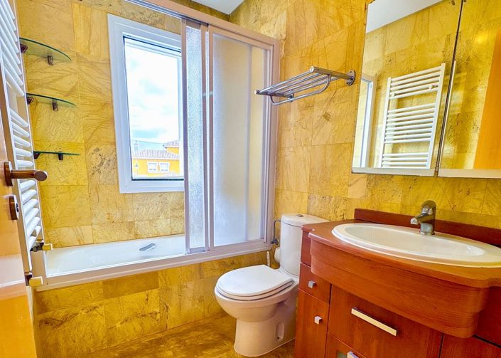 Image No.10-3 Bed Villa / Detached for sale