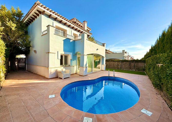 Image No.1-3 Bed Villa / Detached for sale
