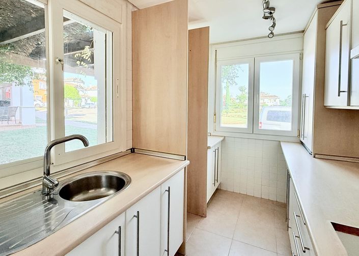 Image No.9-3 Bed Villa / Detached for sale