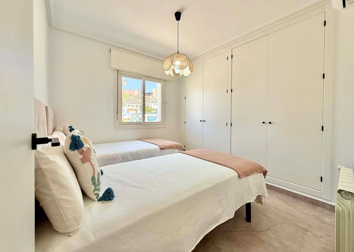 Image No.22-2 Bed Villa / Detached for sale