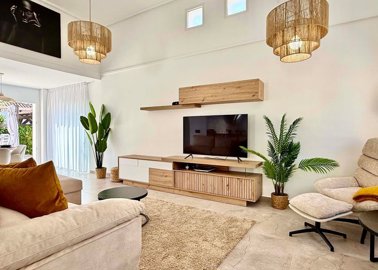levante-properties-modern-living-room-rondell