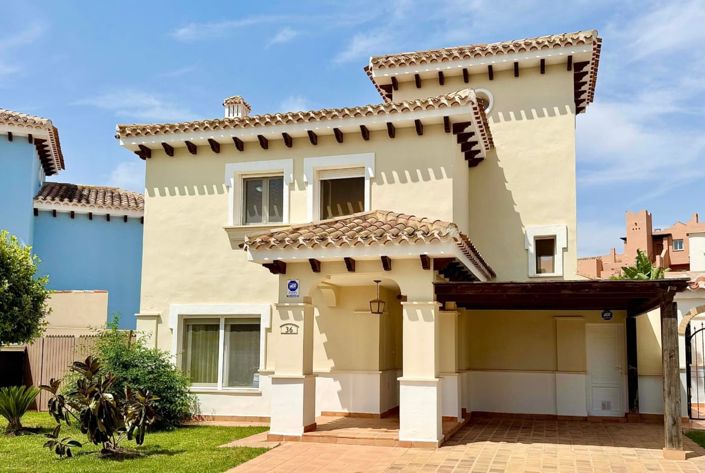 Image No.1-4 Bed Villa / Detached for sale