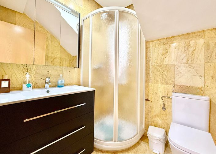 Image No.20-4 Bed Villa / Detached for sale