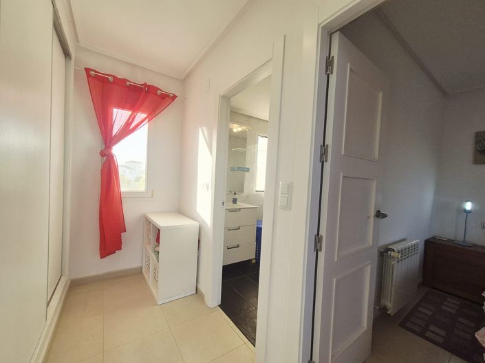 Image No.12-2 Bed Townhouse for sale